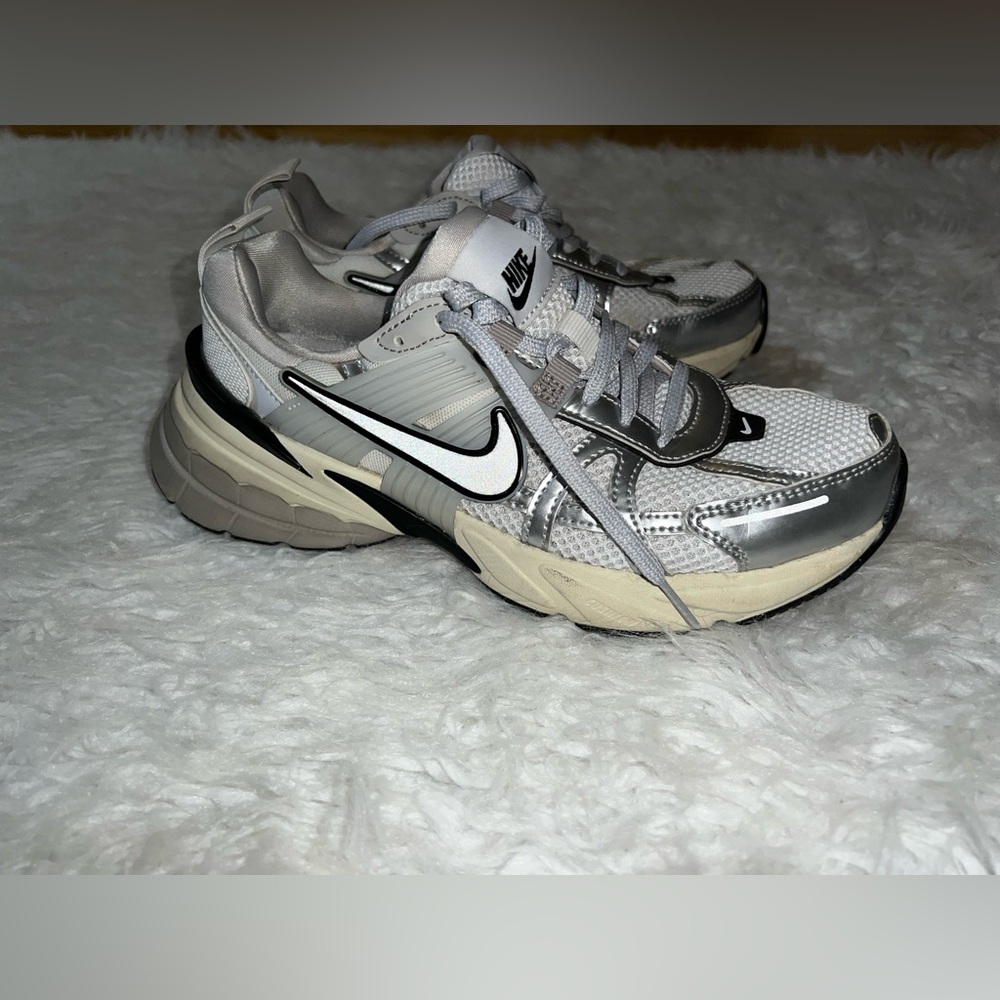 Nike Silver and Cream Athletic Shoes